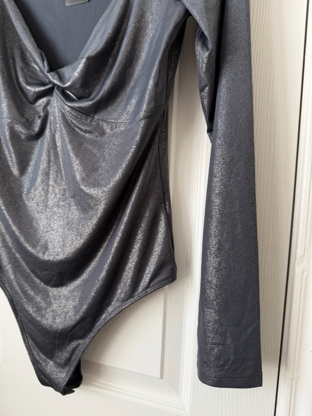 Express Body Contour Metallic Twist Front Bodysuit M NWT Long Sleeve - Picture 3 of 7